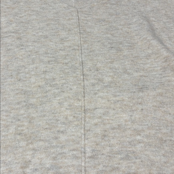 Vince Camuto Beige V-Neck Women's Sweater - Picture 4 of 5